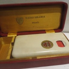Radios antiguas: LOTE DE 2 RADIOS TRANSISTORES VIENNA BAQUELITA BLANCA,REGALADOS