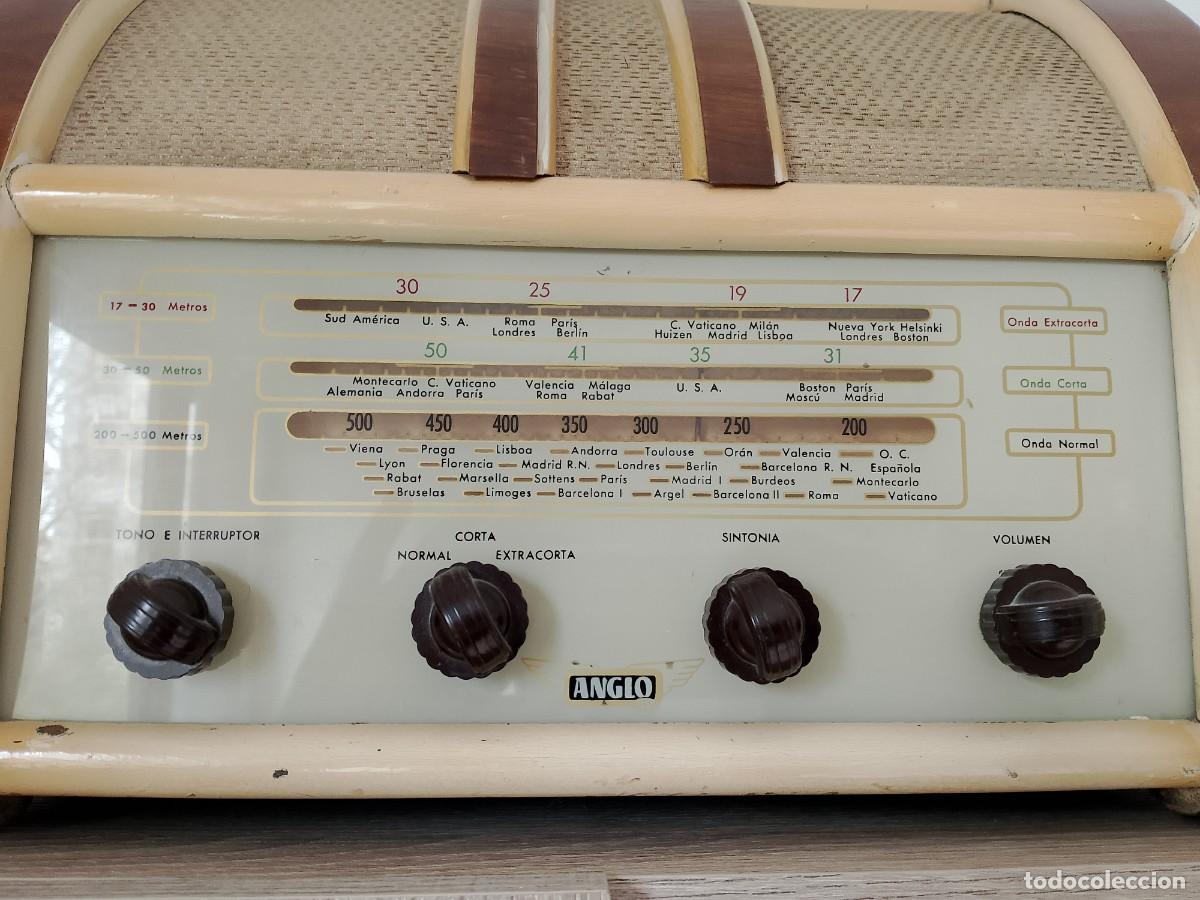 Radios antiguas: RADIO ANTIGUA DE MADERA A V&Aacute;LVULAS - Foto 1