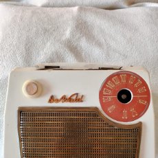 Radios antiguas: RADIO ANTIGUA ”DE WALD” DE BAQUELITA BLANCA PORTATIL A VALVULAS