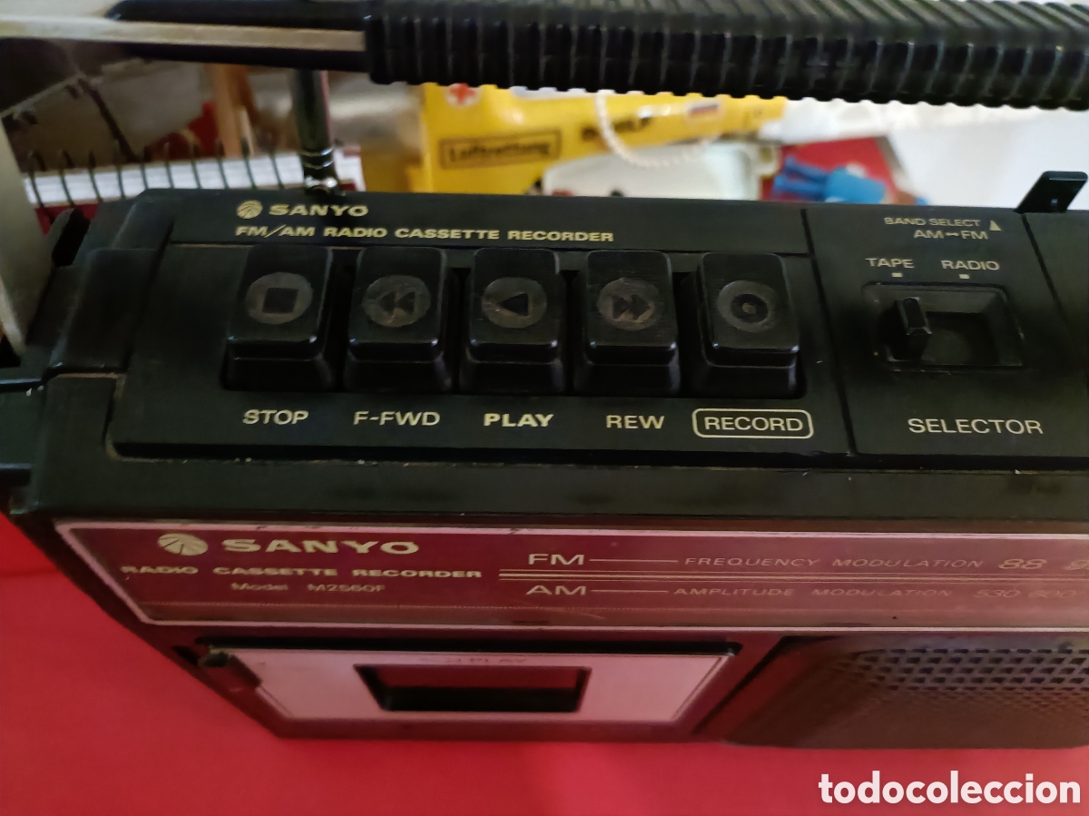 Radios antiguas: Radio casete sanyo - Foto 3