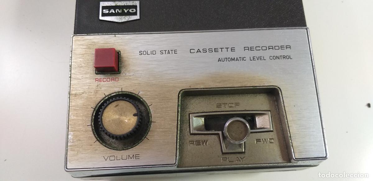 Radios antiguas: GRABADORA CON FUNDA DE LA MARCA SANYO - Foto 6