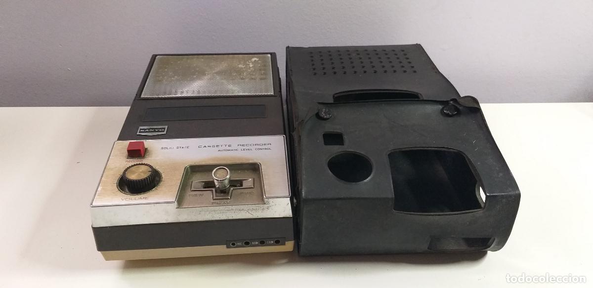 Radios antiguas: GRABADORA CON FUNDA DE LA MARCA SANYO - Foto 10