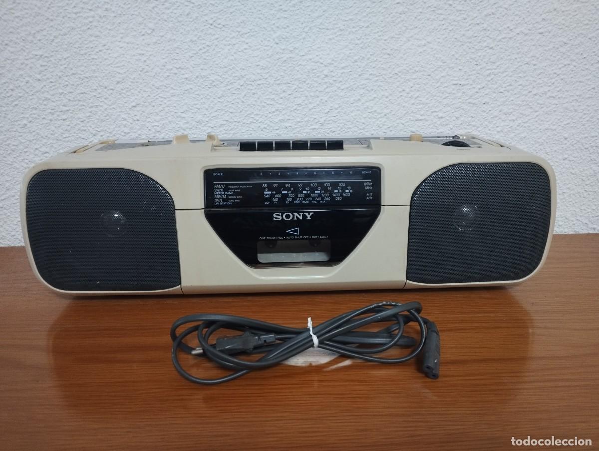 Radios antiguas: Radio cassette Sony CFS-202L a&ntilde;o 1985 - Foto 1