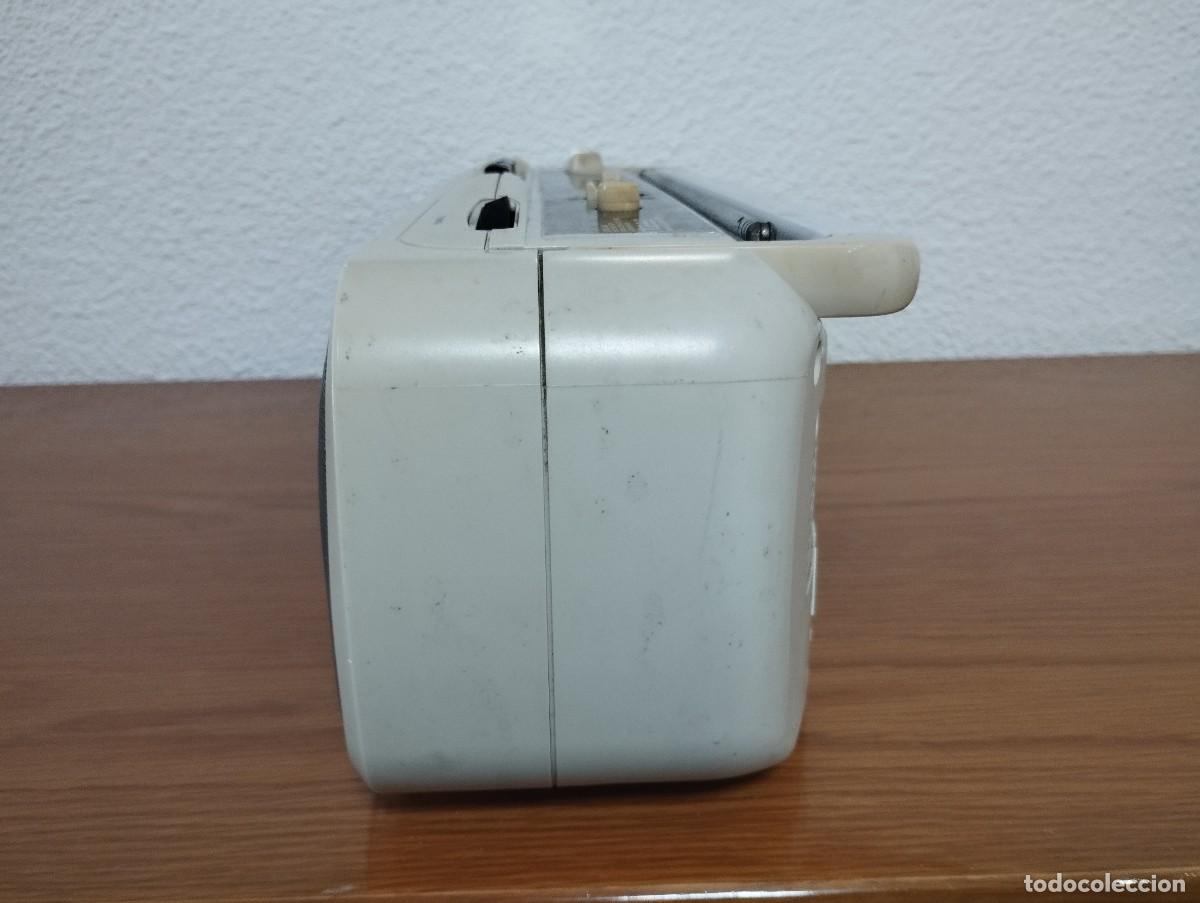 Radios antiguas: Radio cassette Sony CFS-202L a&ntilde;o 1985 - Foto 12
