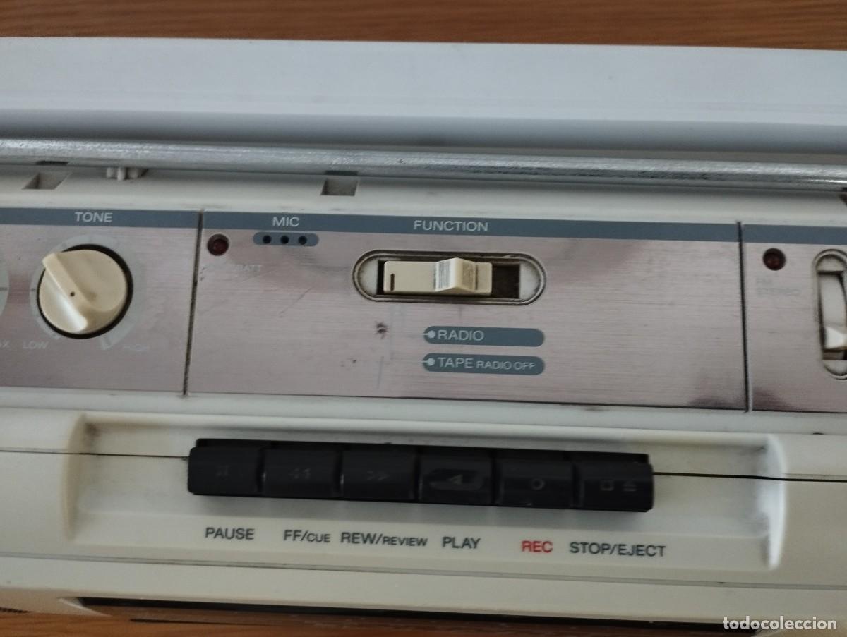 Radios antiguas: Radio cassette Sony CFS-202L a&ntilde;o 1985 - Foto 14