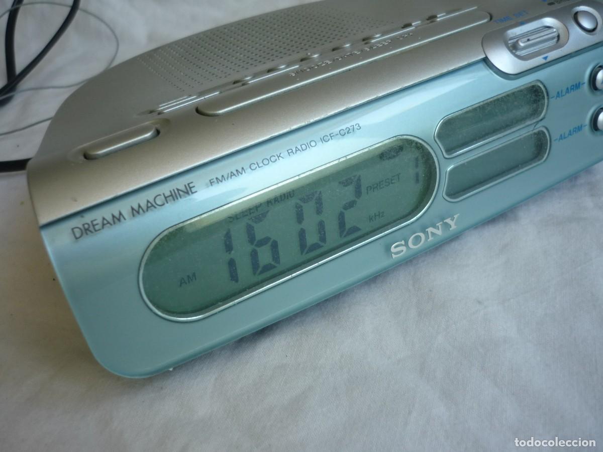 Radios antiguas: Radio reloj despertador Sony ICF-C273, funcionando - Foto 2