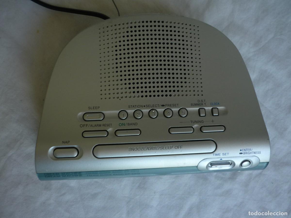 Radios antiguas: Radio reloj despertador Sony ICF-C273, funcionando - Foto 5