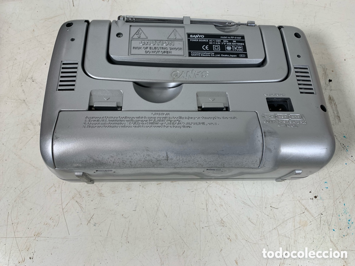 Radios antiguas: 01_ Radio Sanyo RP-6165F - Foto 3