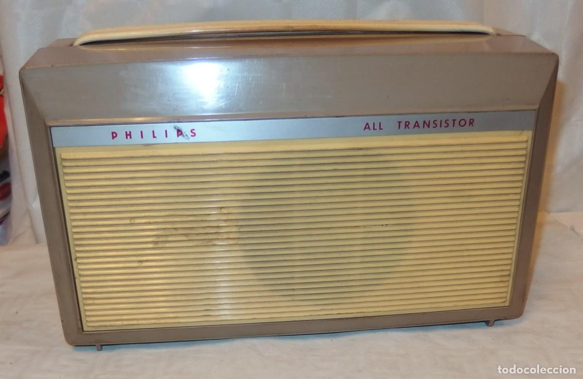 Radios antiguas: TOCADISCOS A PILAS,PHILIPS,A&Ntilde;OS 60 - Foto 1