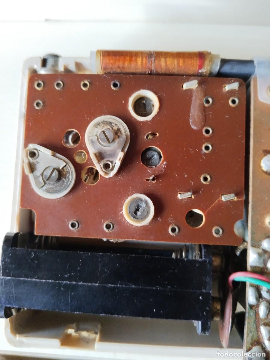 Radios antiguas: Peque&ntilde;o radio transistor De Wald - Foto 15