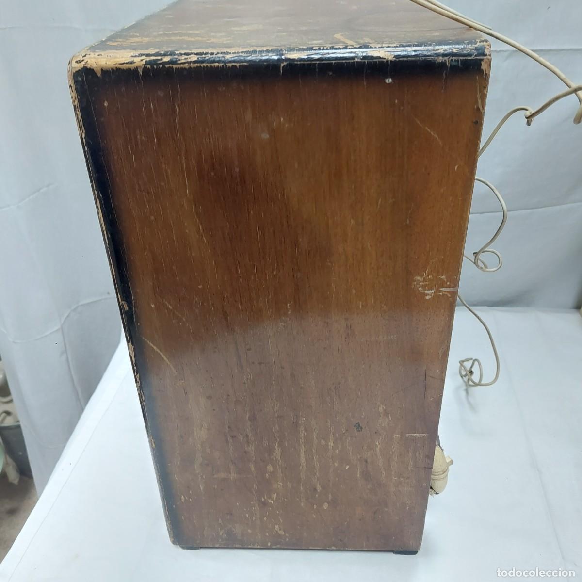 Radios antiguas: Antigua radio de madera MF - Foto 4