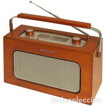 Radios antiguas: RADIO ESTILO VINTAGE ROADSTAR - Foto 1