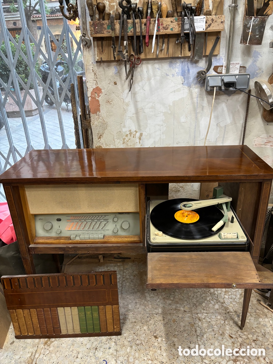 Radios antiguas: Radio y tocadiscos antiguo - Foto 9