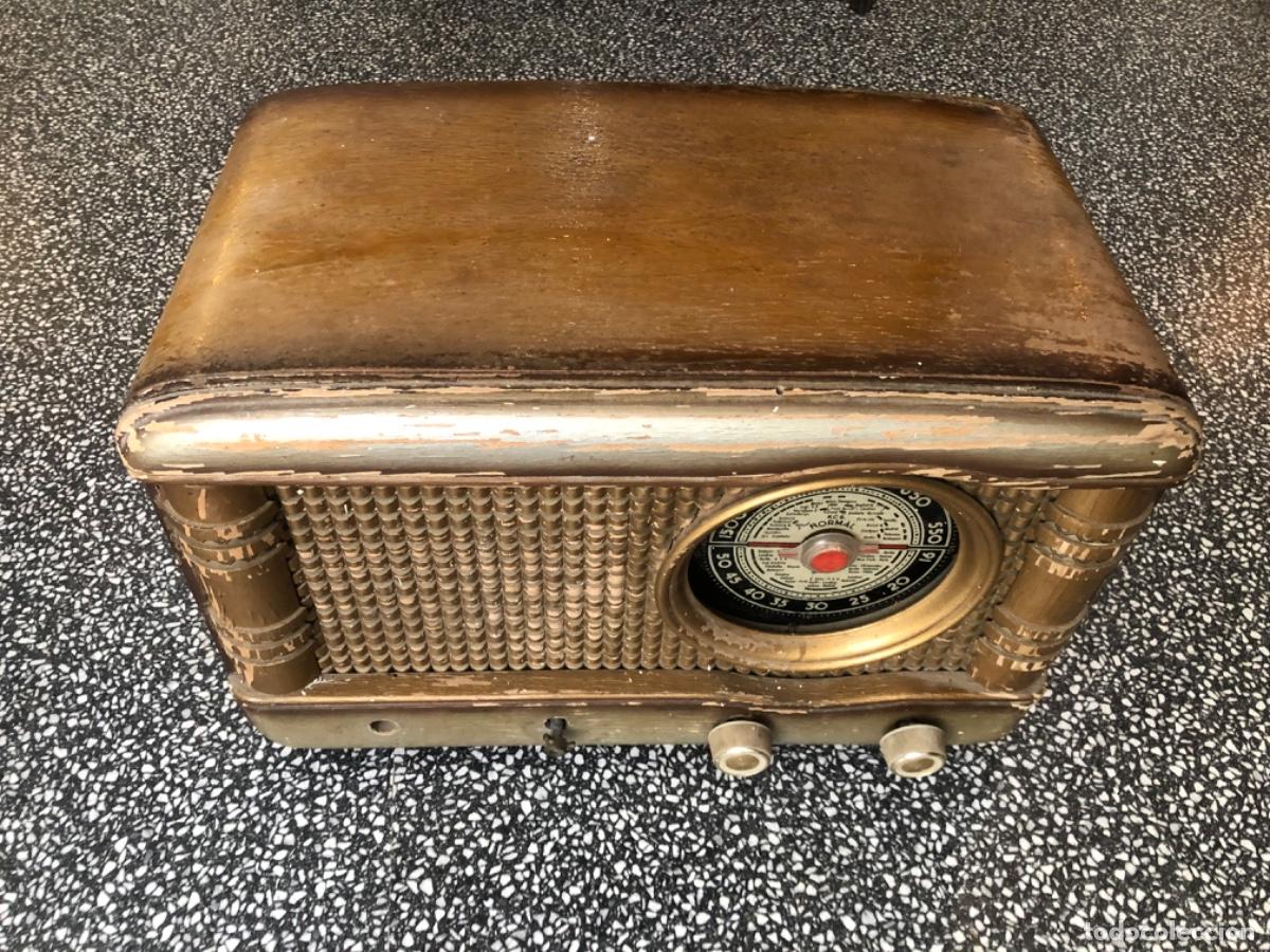 Radios antiguas: Radio antigua de madera de valvulas - Foto 1