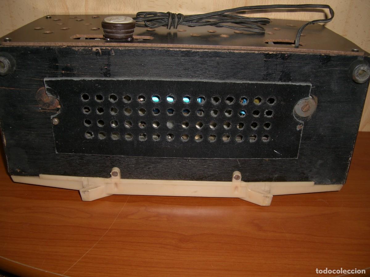 Radios antiguas: RADIO HELVECO MADERA BAQUELITA - Foto 9