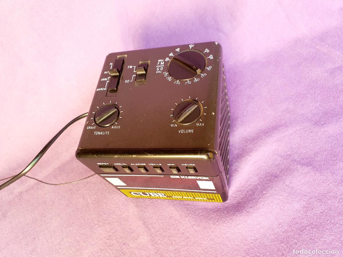 Radios antiguas: Radio despertador CUBE de Klerbox, 1980. - Foto 3