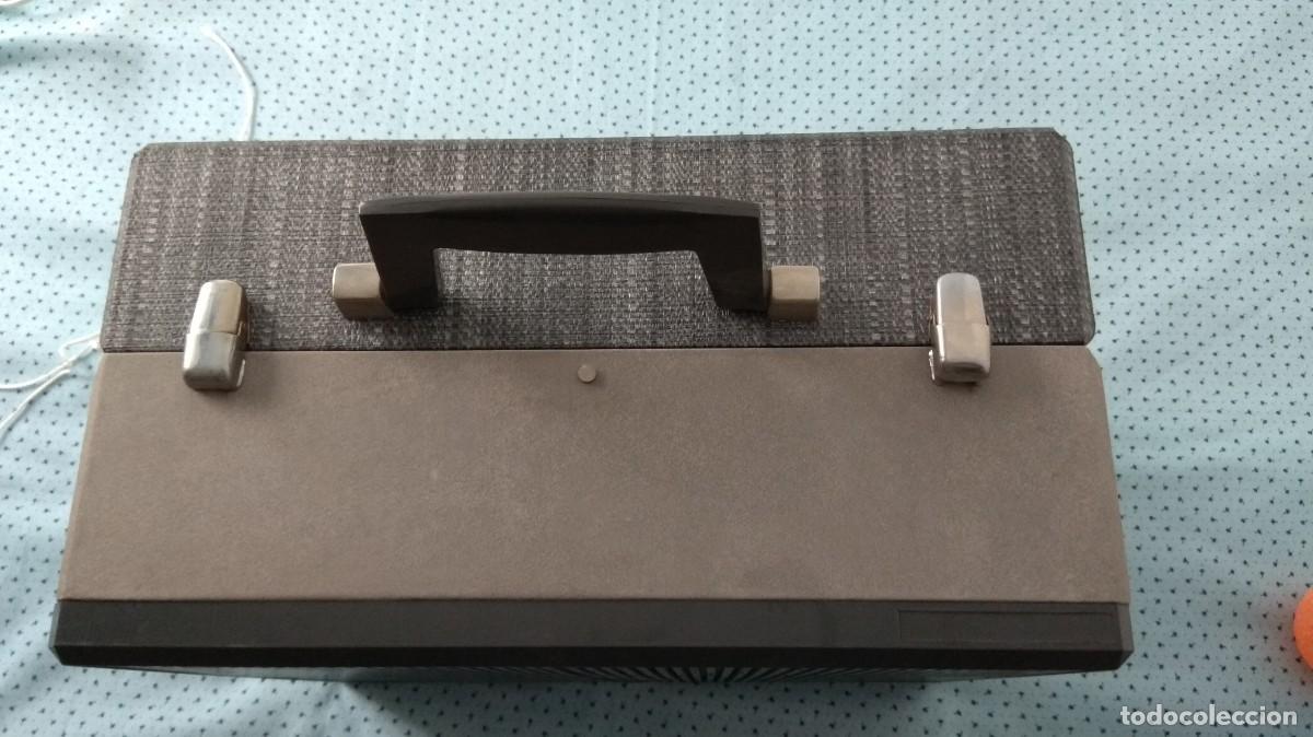 Radios antiguas: tocadiscos portatil Koniger - Foto 5