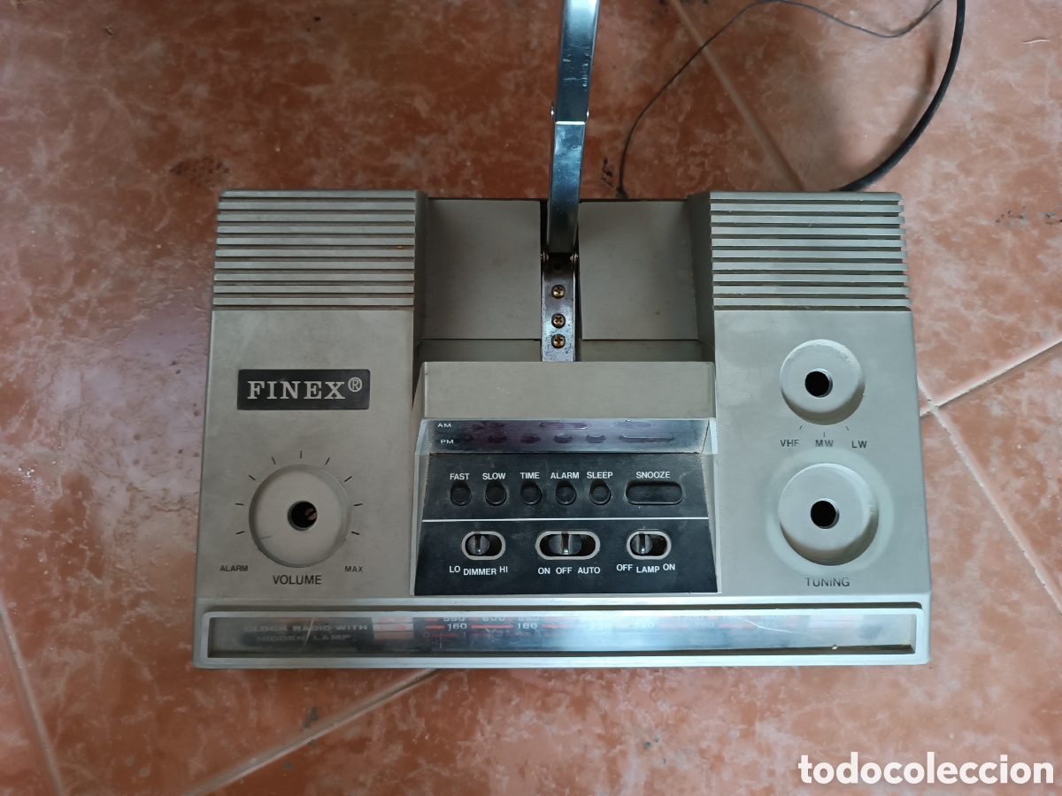 Radios antiguas: Radio reloj antigua marca Finex - Foto 2