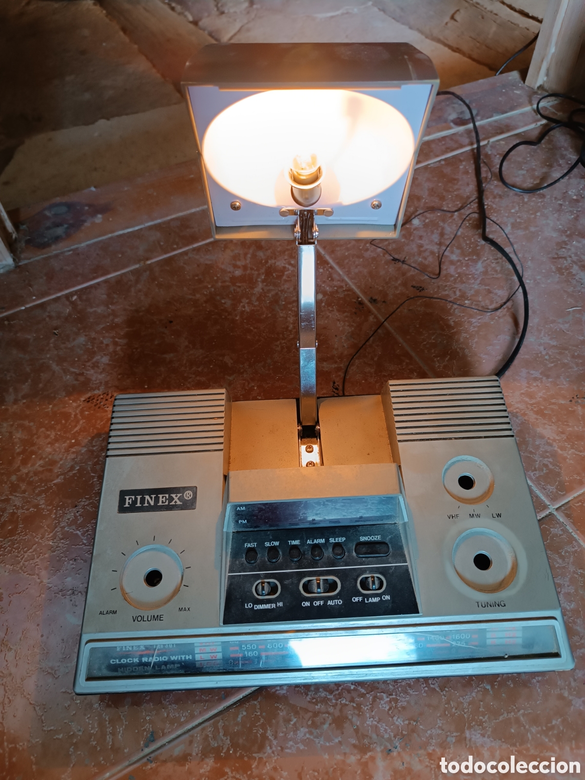 Radios antiguas: Radio reloj antigua marca Finex - Foto 1