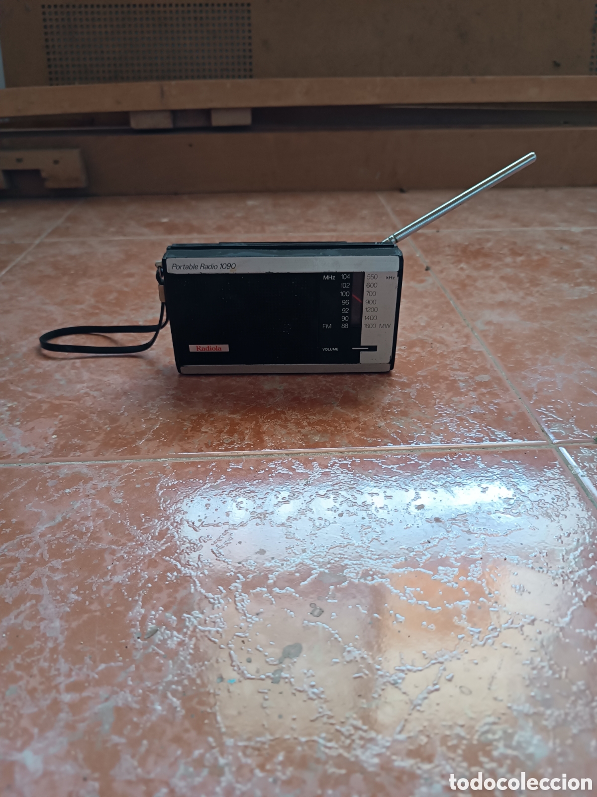 Radios antiguas: Radio antigua marca Radiola - Foto 2