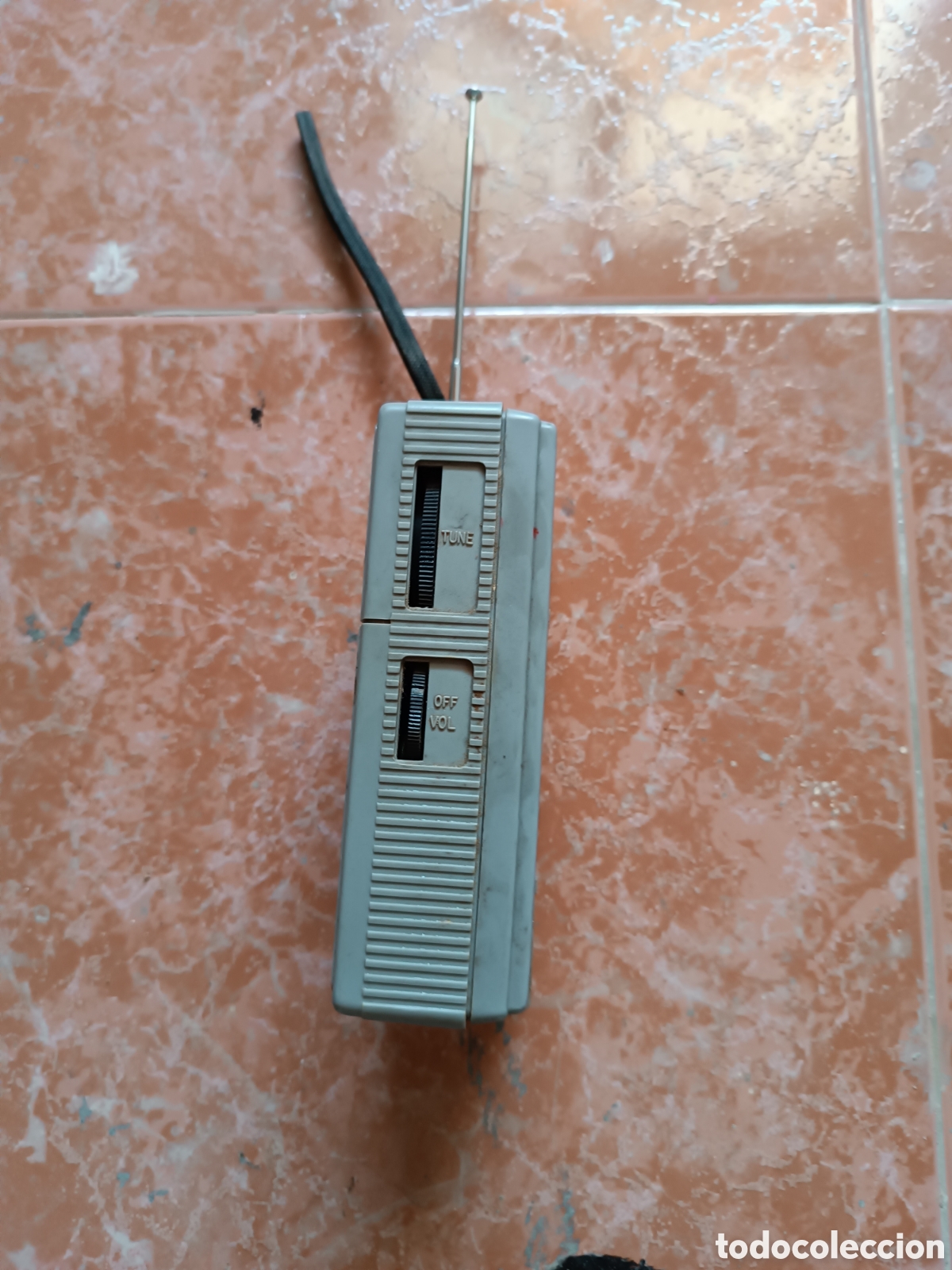 Radios antiguas: Radio antigua de bolsillo marca Preeti - Foto 3