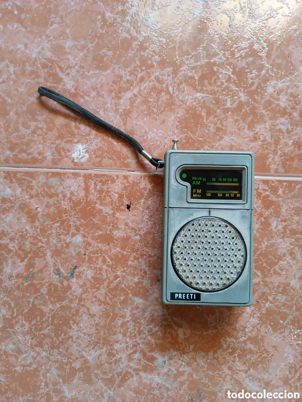 Radios antiguas: Radio antigua de bolsillo marca Preeti - Foto 1