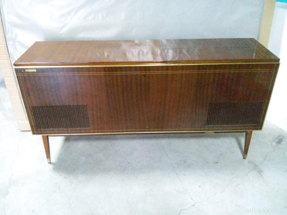 Radios antiguas: Excepcional y exclusivo mueble radio tocadiscos PHILIPS - Foto 2