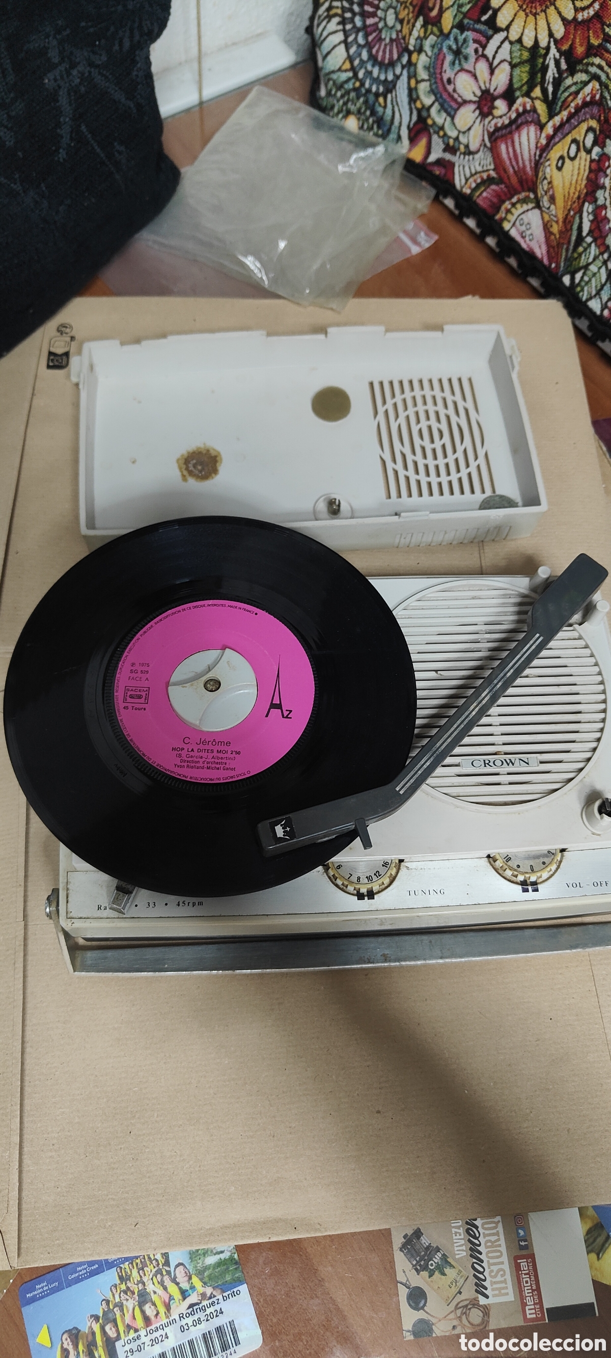 Radios antiguas: RADIO CON TOCADISCOS PORTATIL MARCA CROWN - Foto 3