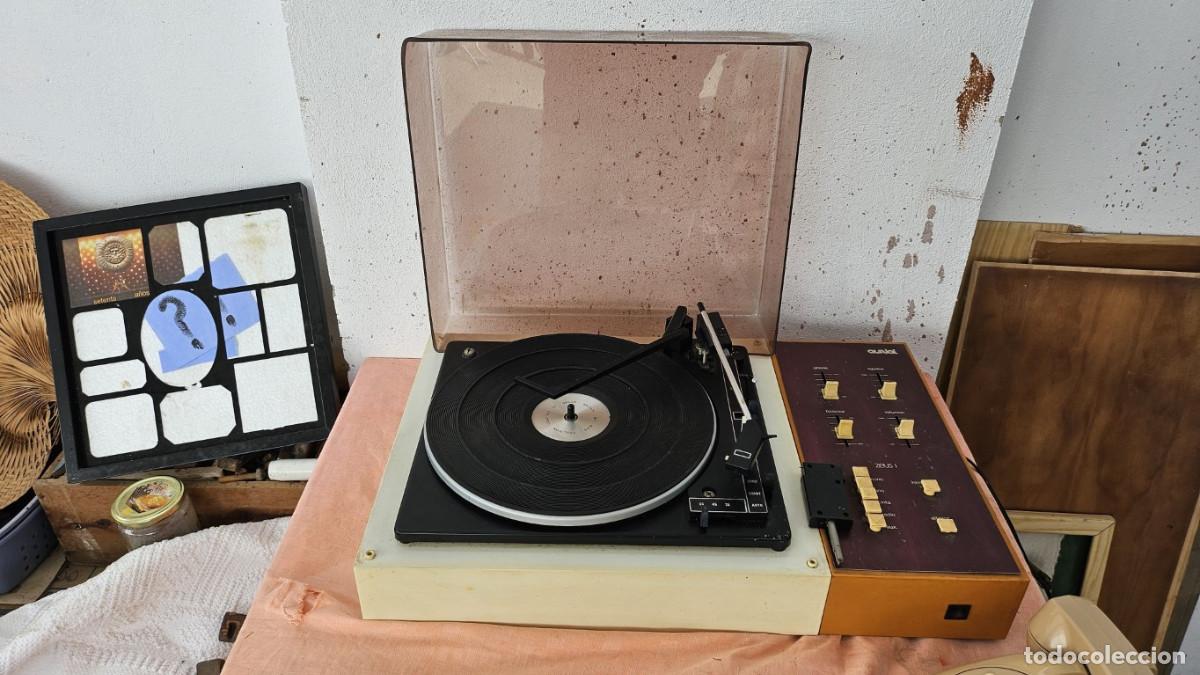 Radios antiguas: tocadisco de los a&ntilde;os 80 - Foto 1