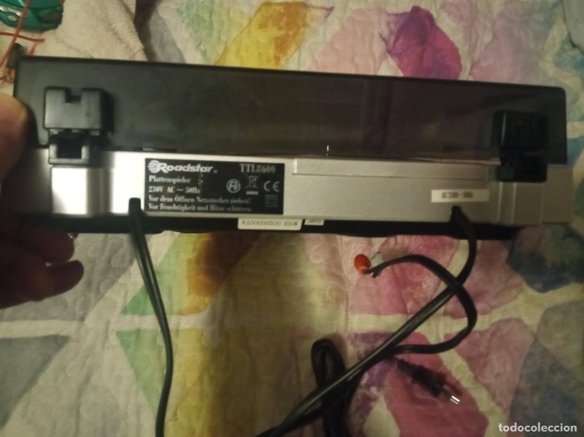 Radios antiguas: Giradiscos Roadstar TTL-8800 MINI TURNTABLE - Foto 3