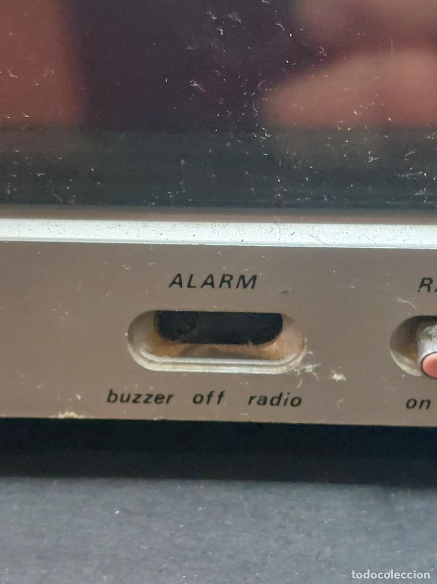 Radios antiguas: RADIO DESPERTADOR PHILIPS ** NO FUNCIONA BIEN** - Foto 7