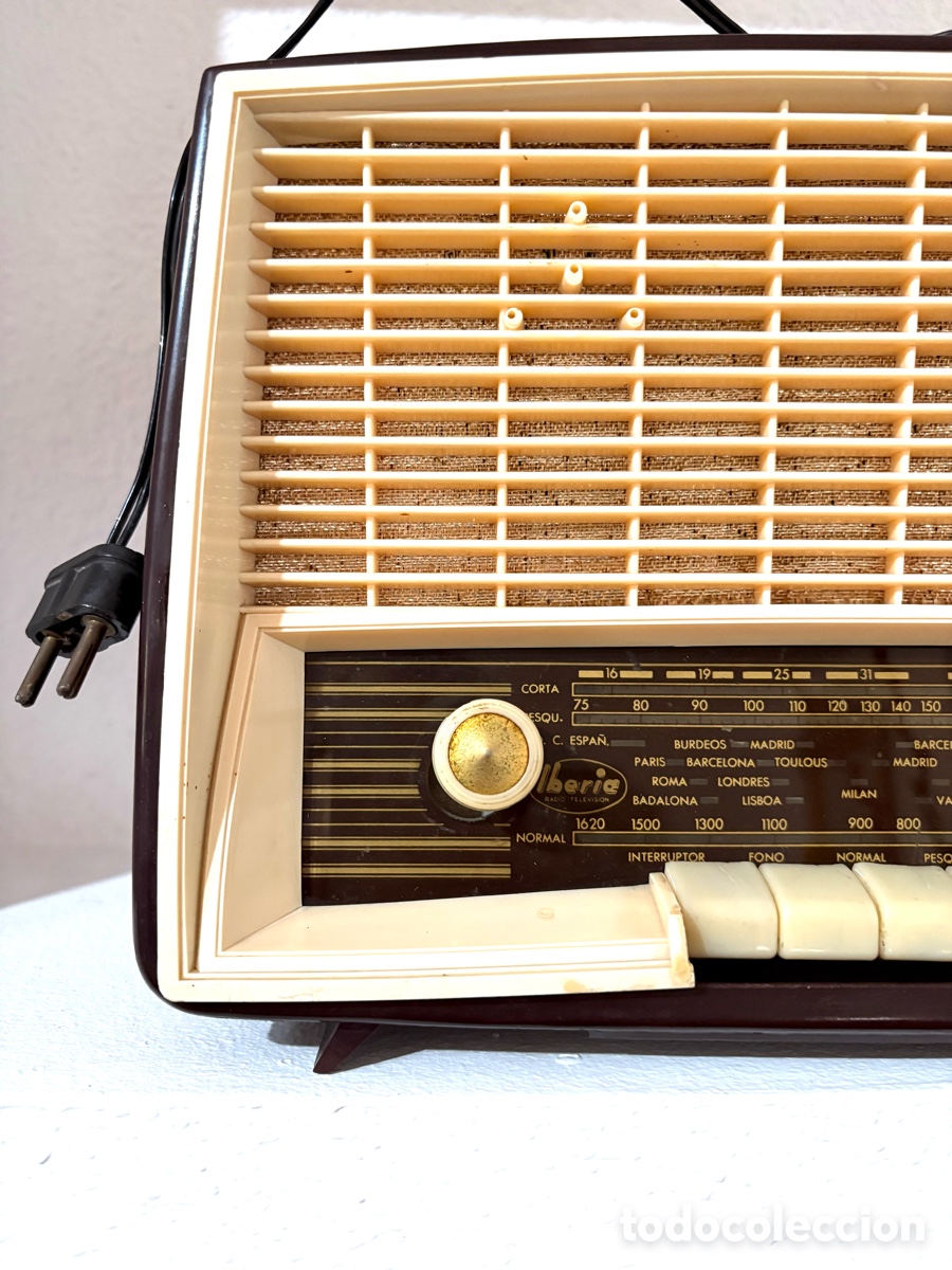 Radios antiguas: RADIO VINTAGE IBERIA B-252 - Foto 2