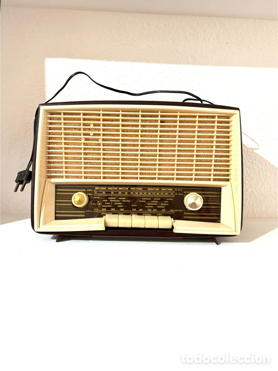 Radios antiguas: RADIO VINTAGE IBERIA B-252 - Foto 1