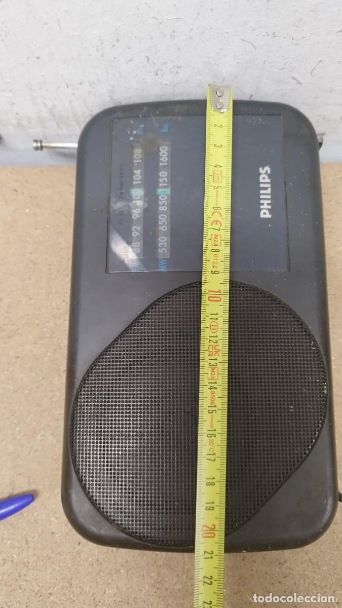 Radios antiguas: Radio transistor marca Philips mod. AE 2130 ,funciona a la luz.Va sin cable. - Foto 11