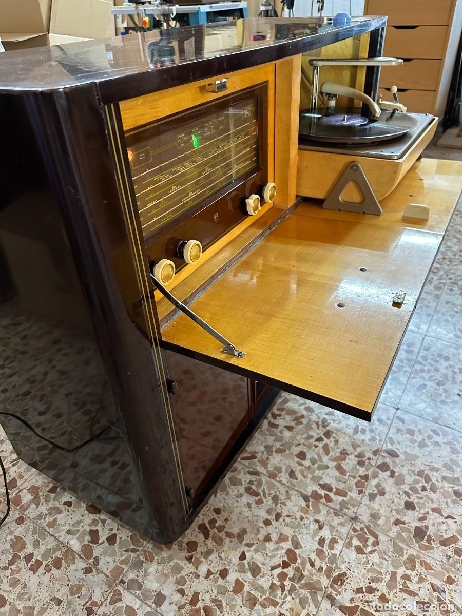 Radios antiguas: mueble Radio-tocadiscos a V&aacute;lvulas Philips FX723A-03 - Foto 4