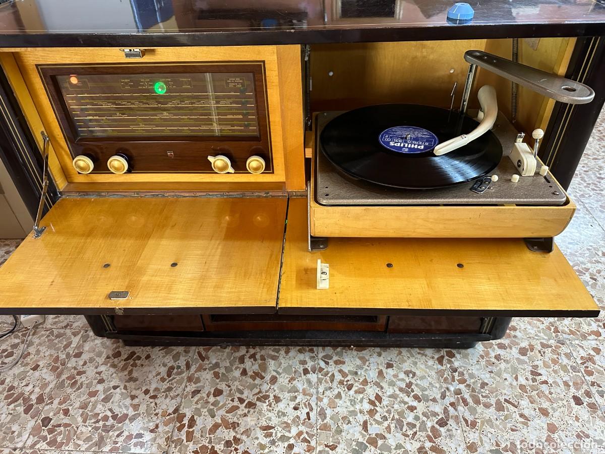 Radios antiguas: mueble Radio-tocadiscos a V&aacute;lvulas Philips FX723A-03 - Foto 6