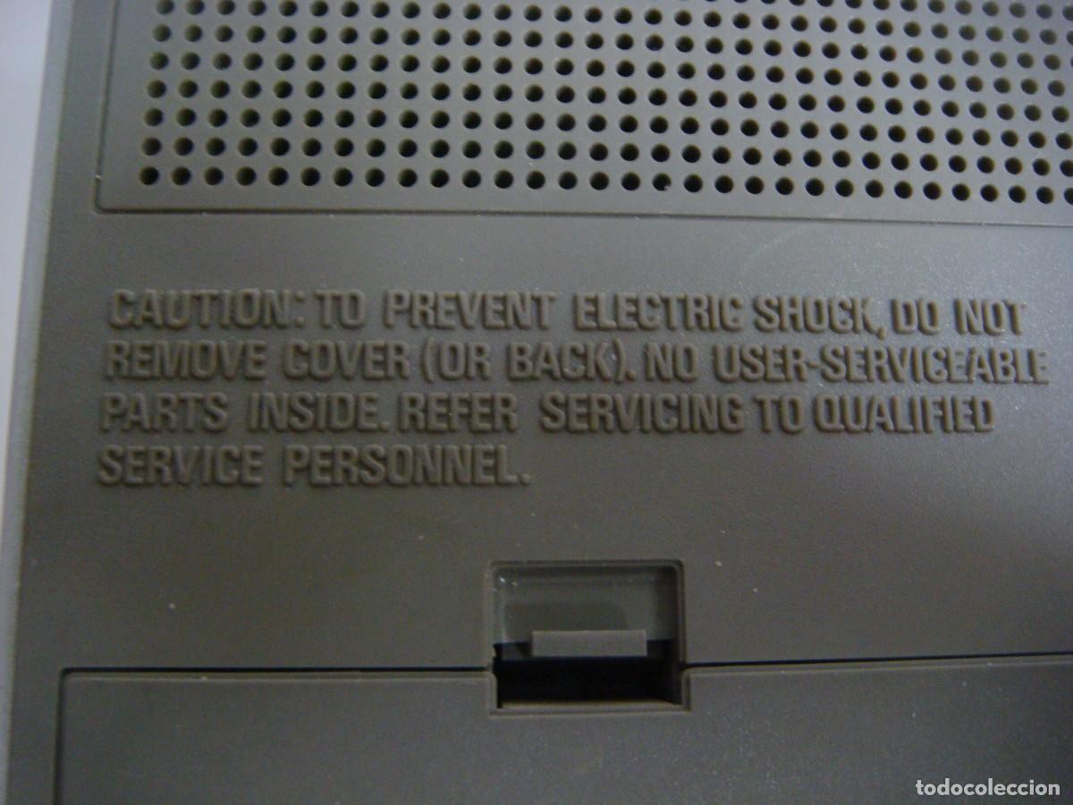 Radios antiguas: TRANSISTOR DE PHILIPS 2 BAND PORTABLE RECEIVER FUNCIONANDO CON PILAS (&) - Foto 5
