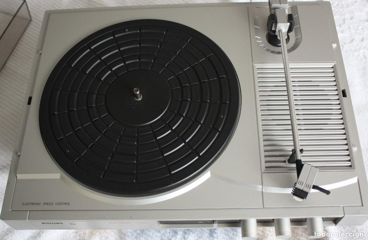 Radios antiguas: ANTIGUO TOCADISCOS PHILIPS - FUNCIONANDO - Foto 2