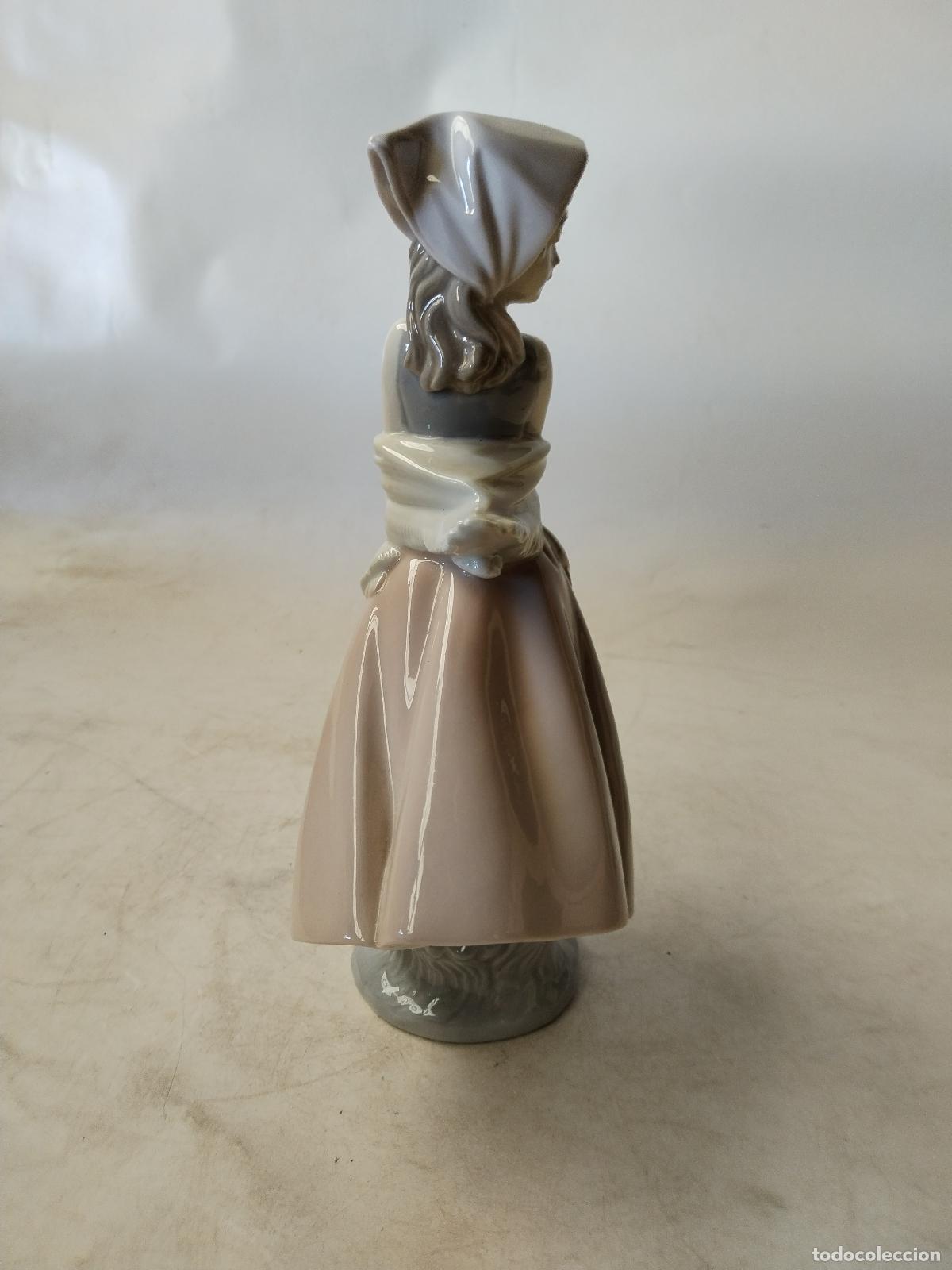 Radios antiguas: nao lladro figura mujer con cesta - Foto 2