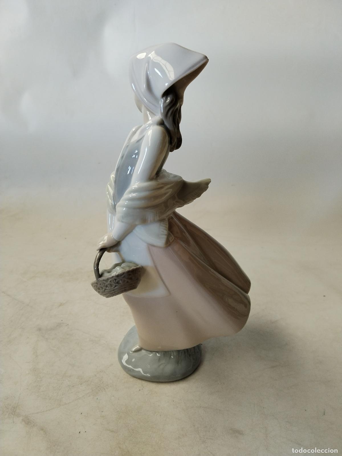 Radios antiguas: nao lladro figura mujer con cesta - Foto 3