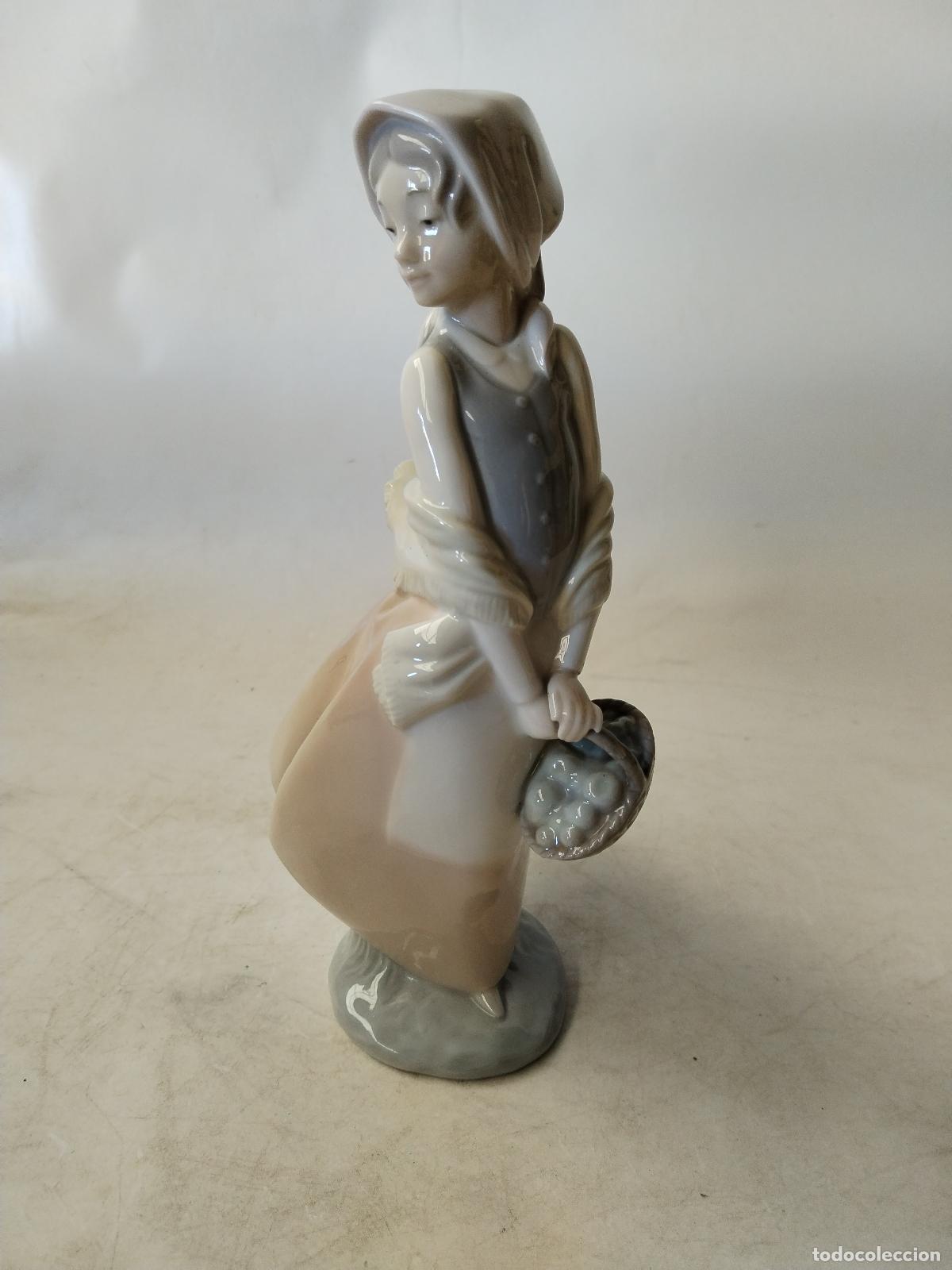 Radios antiguas: nao lladro figura mujer con cesta - Foto 5