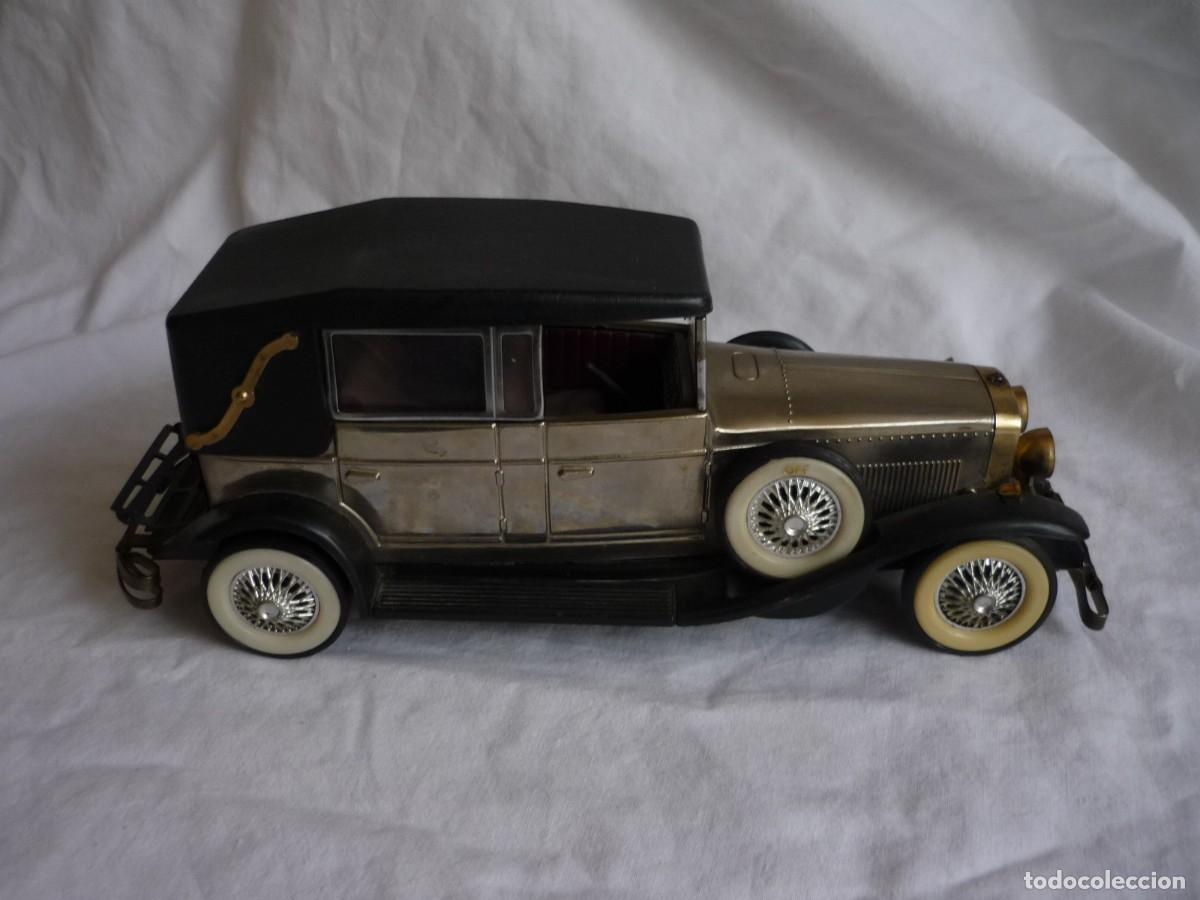 Radios antiguas: Radio a pilas en forma de Coche antiguo funcionando - Foto 4