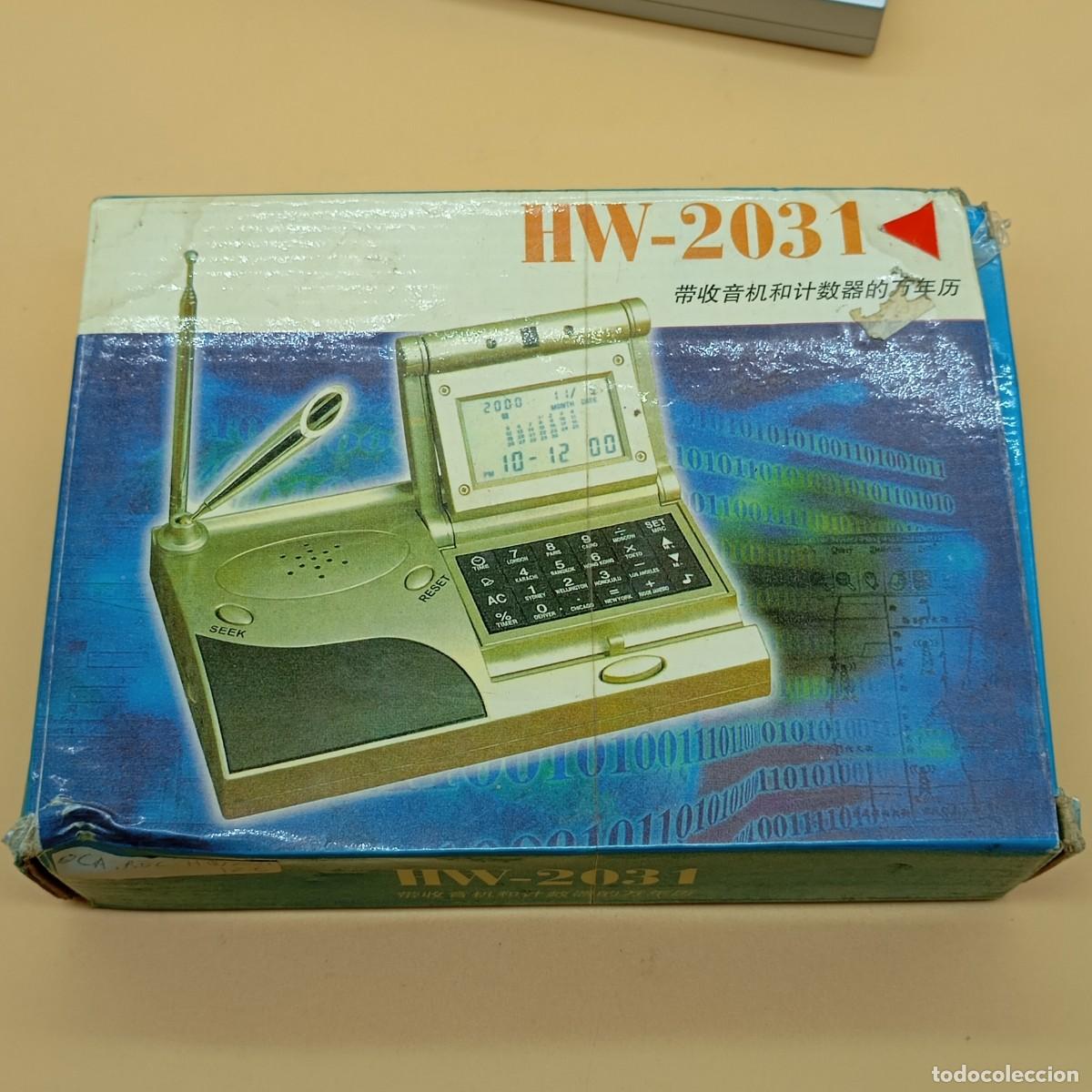 Radios antiguas: RADIO CON CALENDARIO PERPETUO HW-2031 - Foto 1