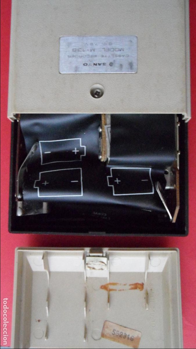 Radios antiguas: CASSETTE RECORDER SANYO MODELO M-138 7.5 V - Foto 4