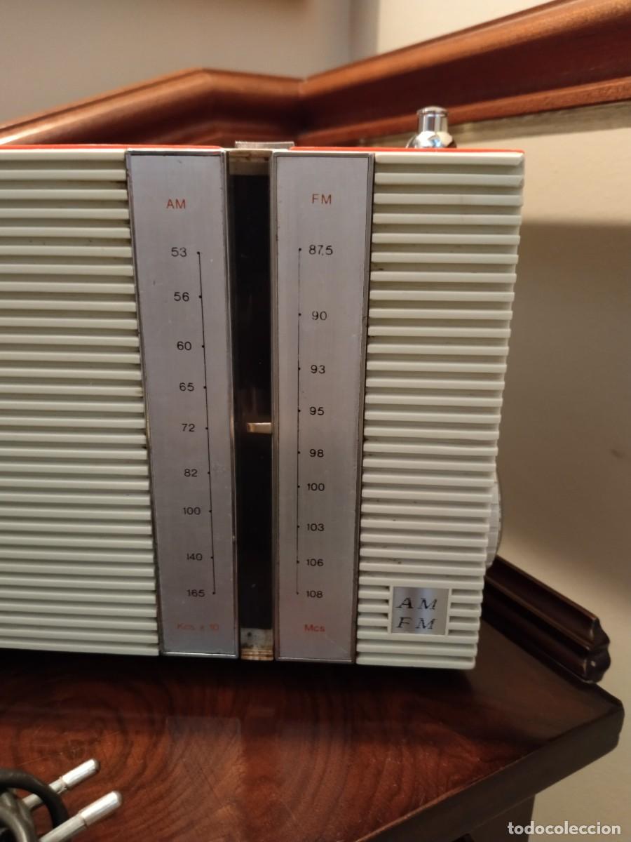Radios antiguas: Radio transistor Lavis Bungalow del 69 - Foto 3