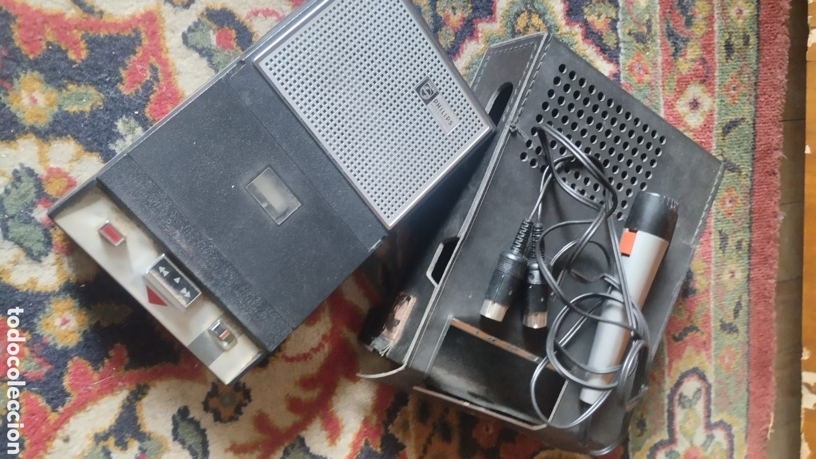 Radios antiguas: Antiguo CASSETTE PHILIPS - Grabadora - Con su funda y micr&oacute;fono - Foto 2