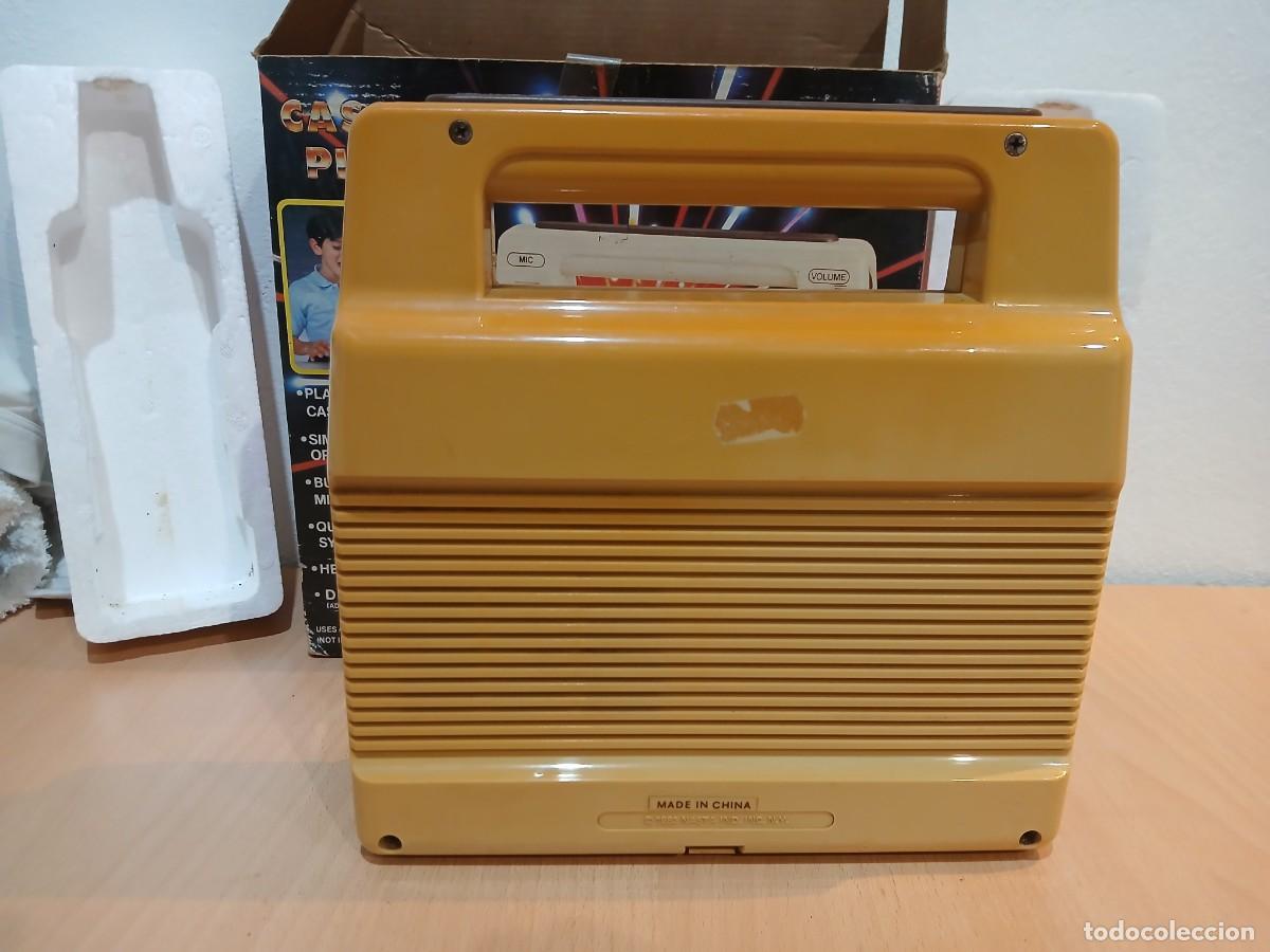 Radios antiguas: Caassette Player Take a long - Foto 3
