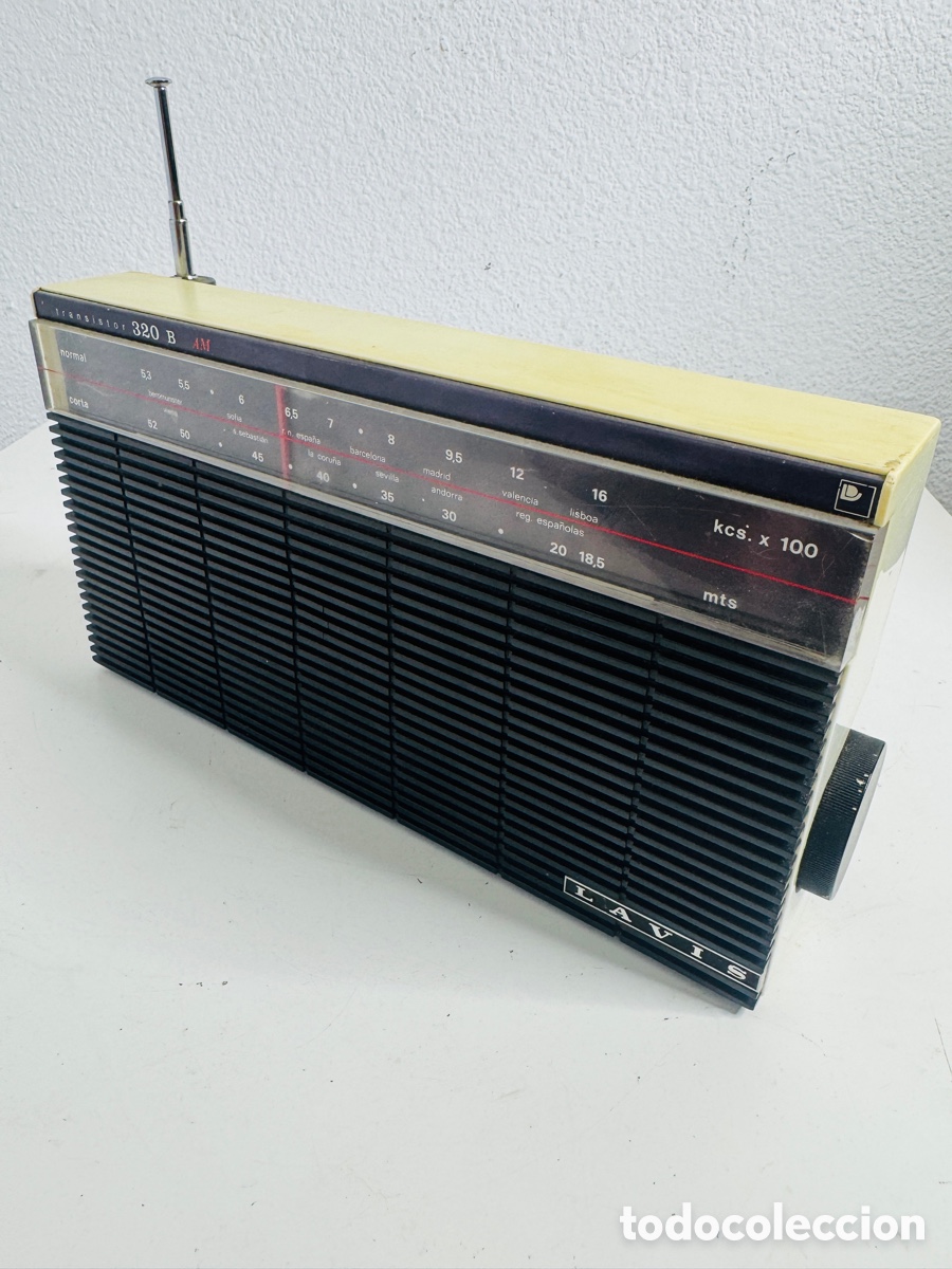 Radios antiguas: Lavis 320 B Transistor Radio Spain 1970 - Foto 5