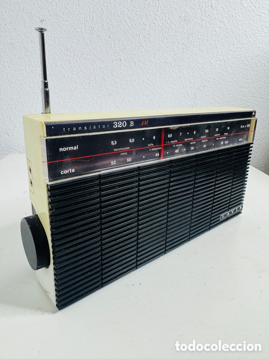 Radios antiguas: Lavis 320 B Transistor Radio Spain 1970 - Foto 8