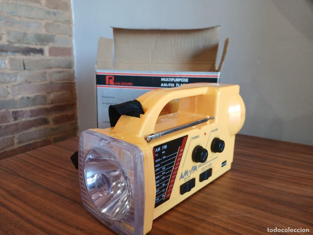 Radios antiguas: Radio transistor con. Luz y sirena Realsound - Foto 2